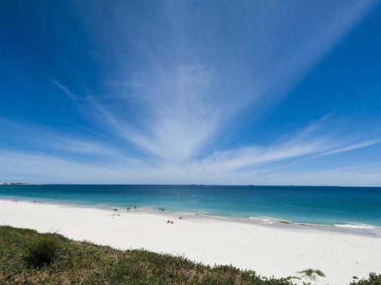 Leighton Beach